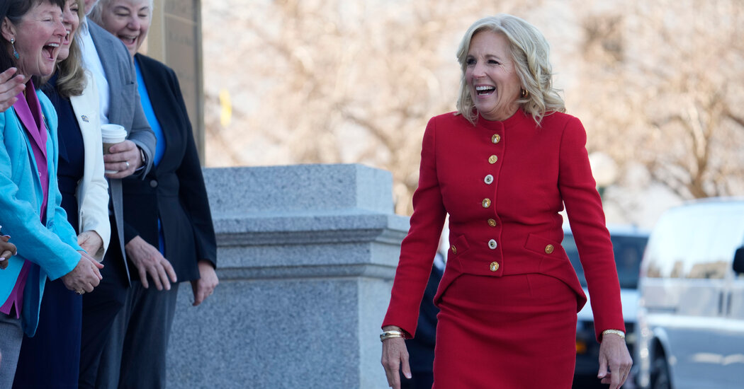 Jill Biden, NCAA Kazananlarını (ve Kaybedenlerini) Beyaz Saray’a Davet Ederek Tökezledi